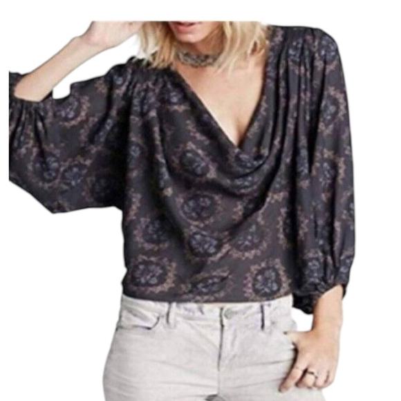Free People Cowling Around Printed Top Drap Neck Peasant Style Size Small Gray - Picture 2 of 12